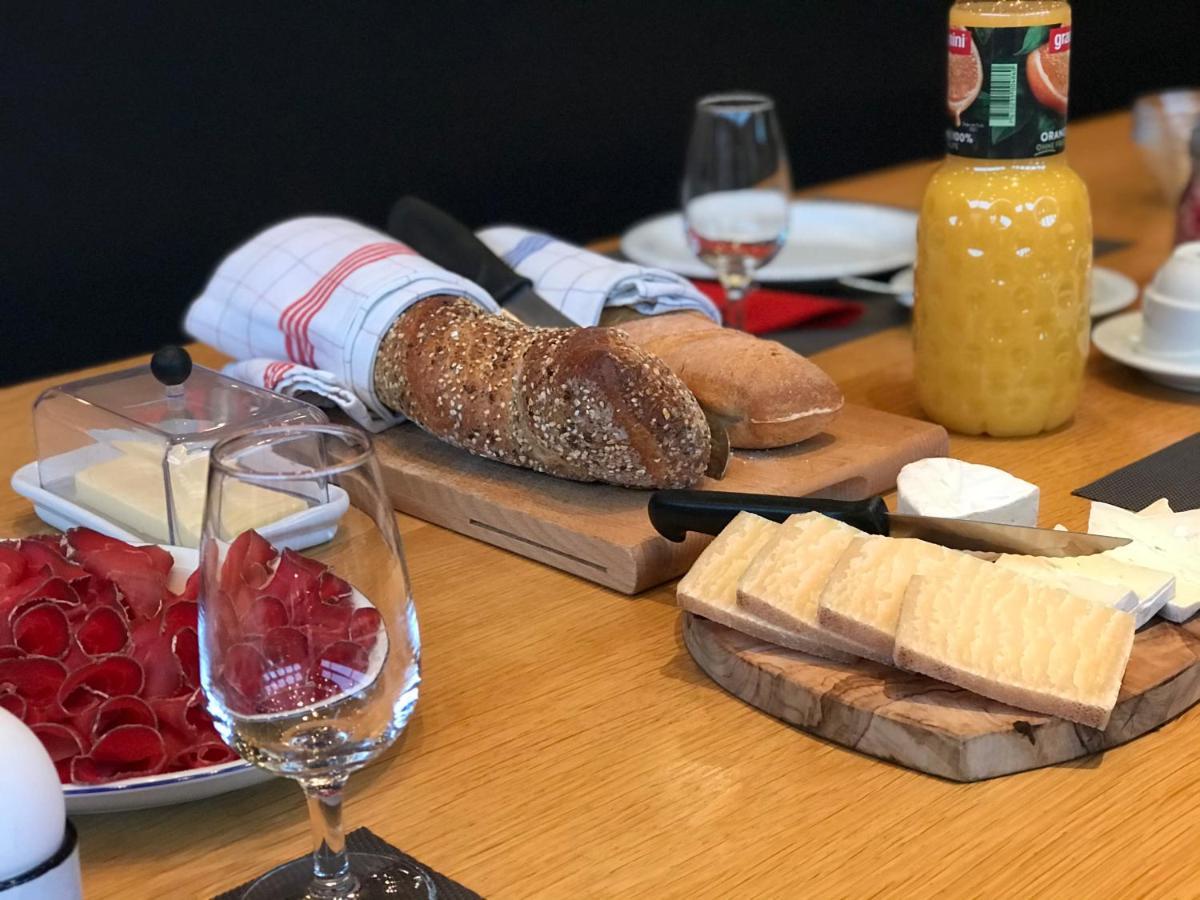 Bnb Vino Veritas Salgesch Buitenkant foto