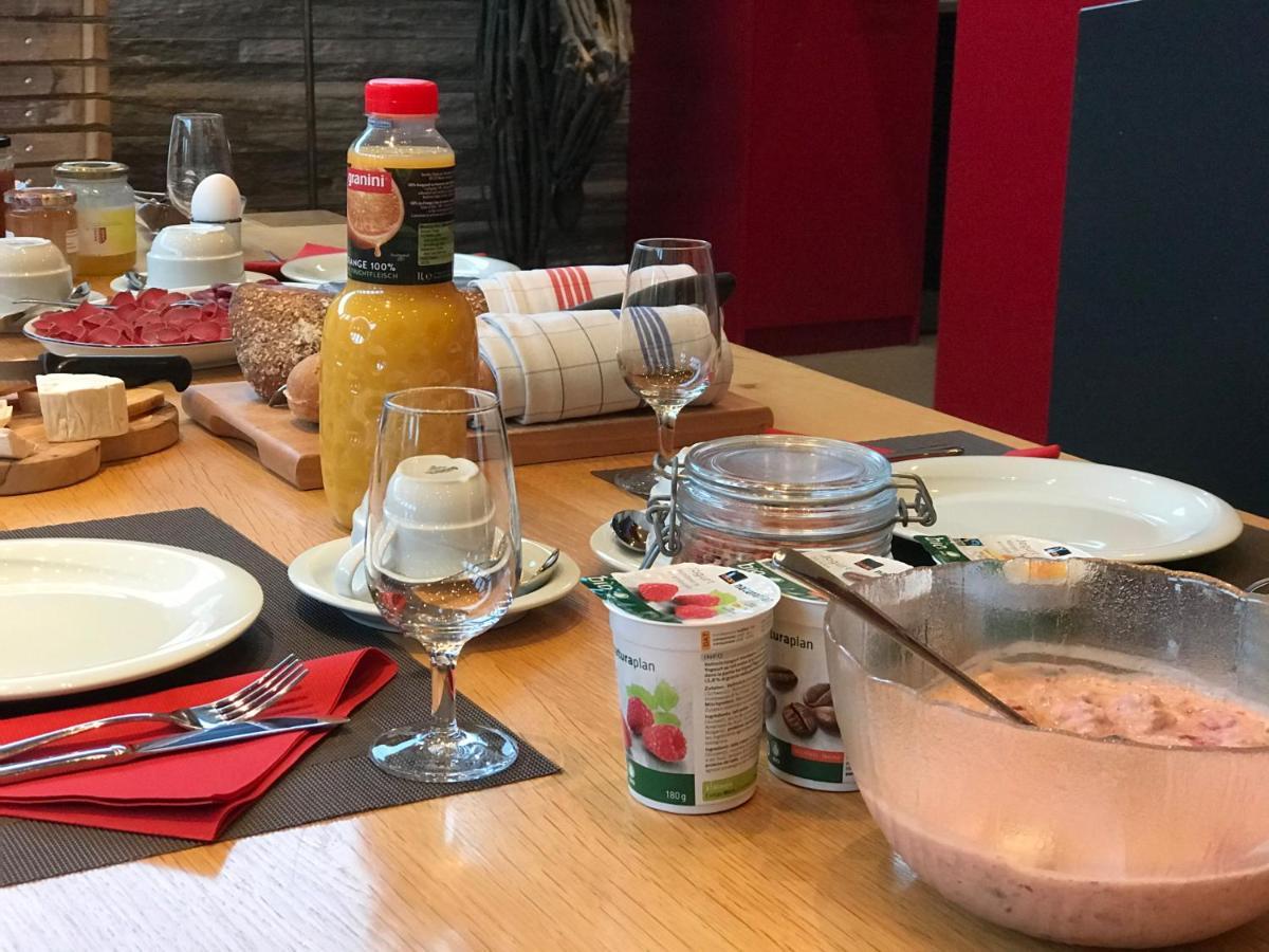 Bnb Vino Veritas Salgesch Buitenkant foto